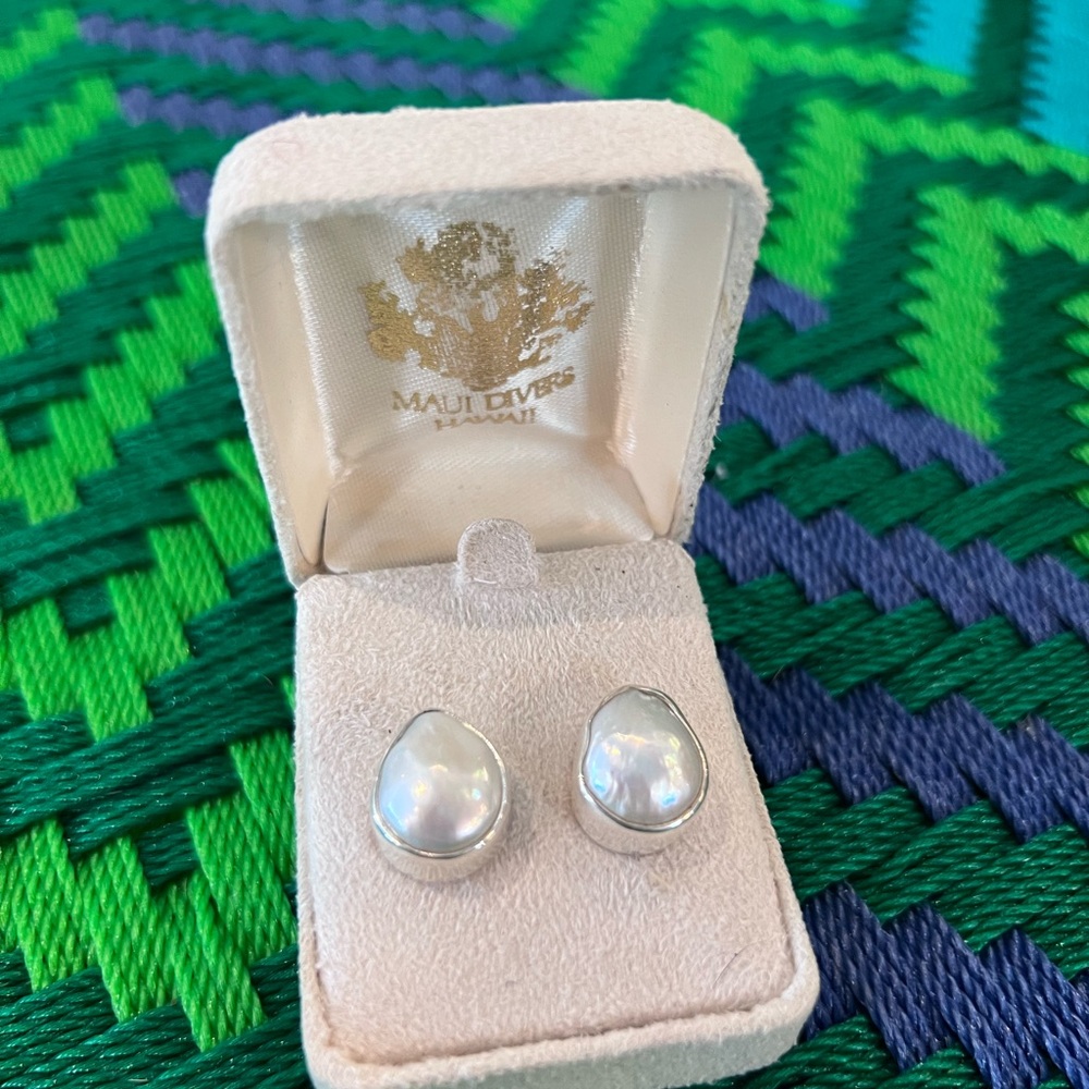 one pair of teardrop shaped Sterling Silver Freshwater Pearl earrings